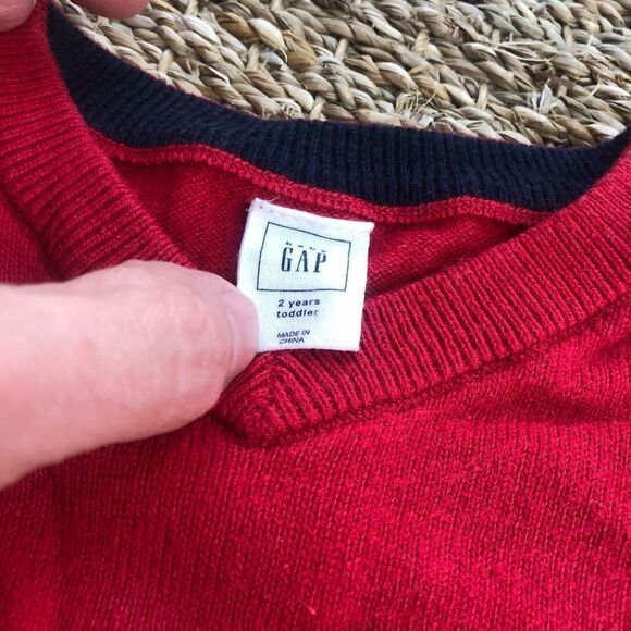 Gap toddler lightweight sweater in red - Picture 5 of 6